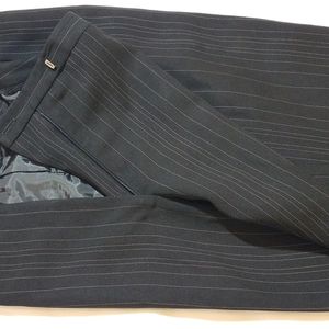 Pinsrtipped slacks women's size 8